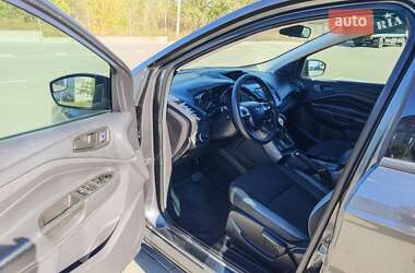 Внедорожник / Кроссовер Ford Escape 2015 в 