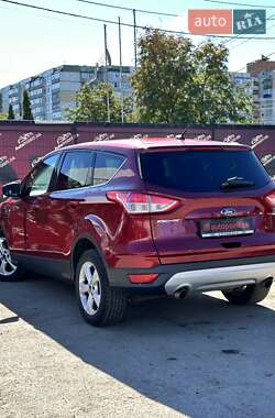 Внедорожник / Кроссовер Ford Escape 2015 в 