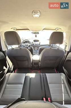 Внедорожник / Кроссовер Ford Escape 2015 в 