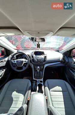 Внедорожник / Кроссовер Ford Escape 2015 в 