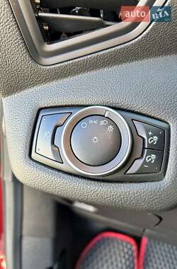 Внедорожник / Кроссовер Ford Escape 2015 в 
