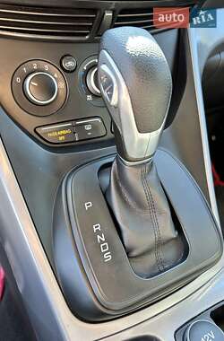 Внедорожник / Кроссовер Ford Escape 2015 в 