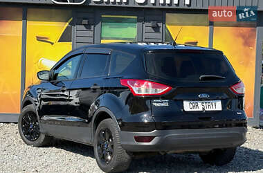 Внедорожник / Кроссовер Ford Escape 2016 в 