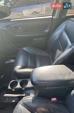 Внедорожник / Кроссовер Ford Escape 2002 в 