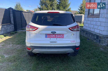 Внедорожник / Кроссовер Ford Escape 2015 в 