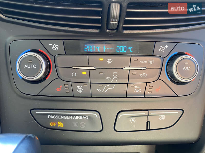 Внедорожник / Кроссовер Ford Escape 2018 в Львове