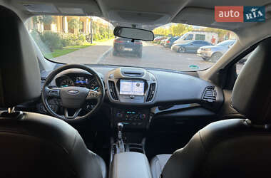 Внедорожник / Кроссовер Ford Escape 2017 в 