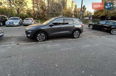 Внедорожник / Кроссовер Ford Escape 2021 в 
