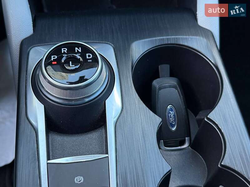 Внедорожник / Кроссовер Ford Escape 2023 в Киеве