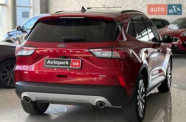 Внедорожник / Кроссовер Ford Escape 2020 в 