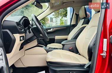 Внедорожник / Кроссовер Ford Escape 2020 в 