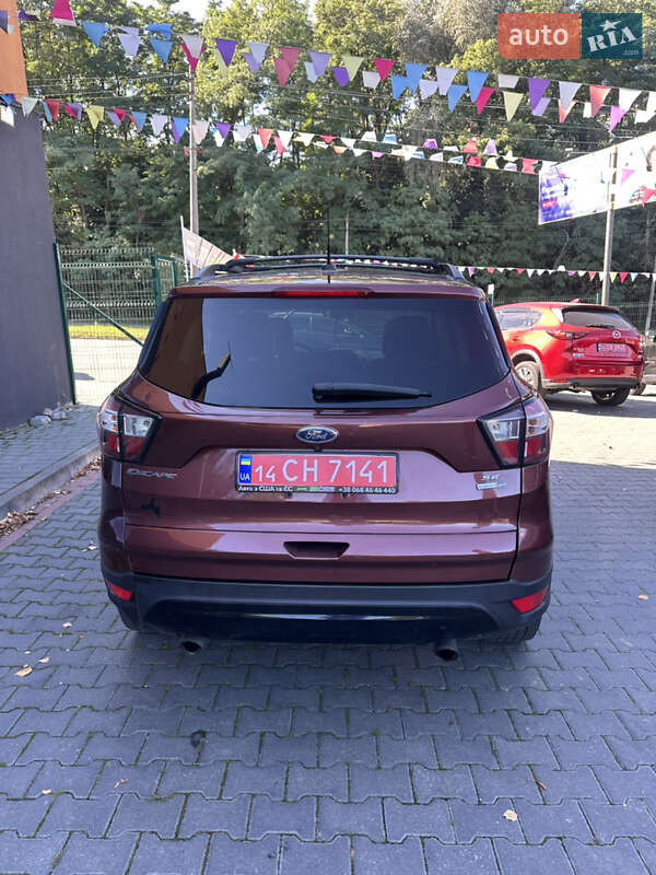 Внедорожник / Кроссовер Ford Escape 2018 в Черновцах
