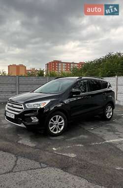 Внедорожник / Кроссовер Ford Escape 2018 в 
