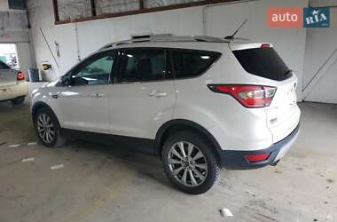 Внедорожник / Кроссовер Ford Escape 2016 в 