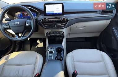 Внедорожник / Кроссовер Ford Escape 2020 в 