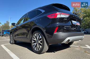 Внедорожник / Кроссовер Ford Escape 2020 в 