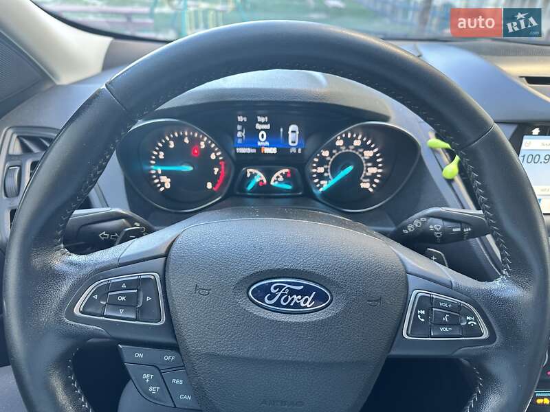 Внедорожник / Кроссовер Ford Escape 2017 в Ивано-Франковске