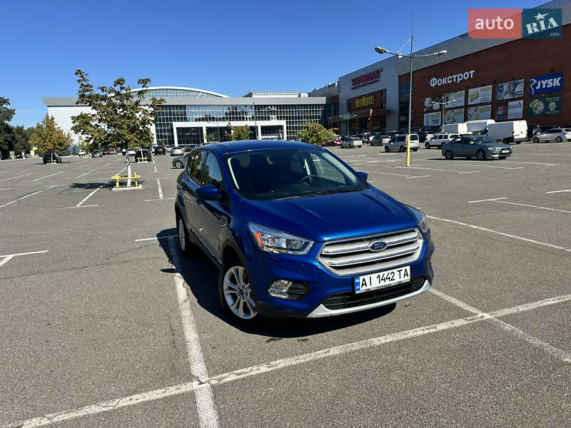 Внедорожник / Кроссовер Ford Escape 2018 в Киеве