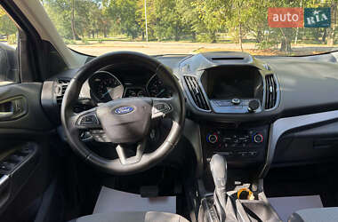 Внедорожник / Кроссовер Ford Escape 2018 в 
