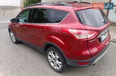 Позашляховик / Кросовер Ford Escape 2013 в 
