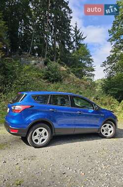 Внедорожник / Кроссовер Ford Escape 2017 в 
