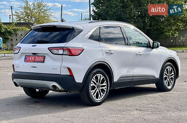 Внедорожник / Кроссовер Ford Escape 2020 в 