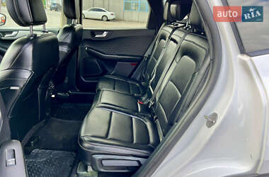 Внедорожник / Кроссовер Ford Escape 2020 в 