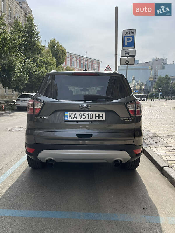 Внедорожник / Кроссовер Ford Escape 2017 в Киеве