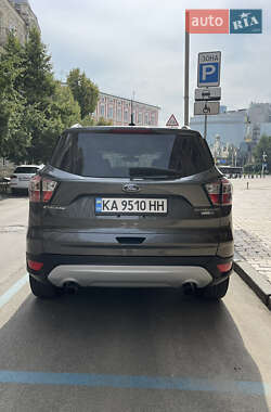 Внедорожник / Кроссовер Ford Escape 2017 в 
