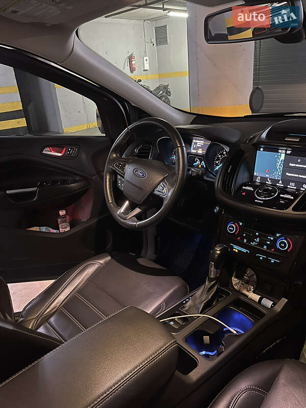 Внедорожник / Кроссовер Ford Escape 2017 в Киеве