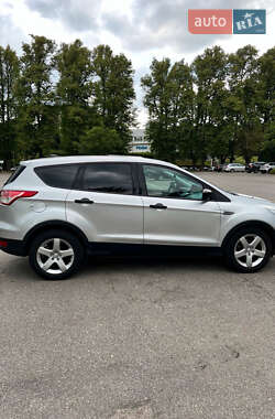 Внедорожник / Кроссовер Ford Escape 2015 в 