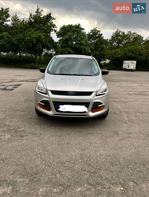 Внедорожник / Кроссовер Ford Escape 2015 в 
