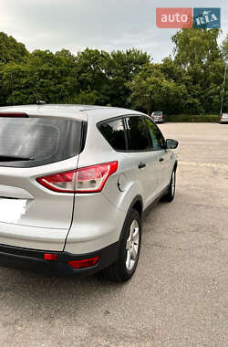 Внедорожник / Кроссовер Ford Escape 2015 в 