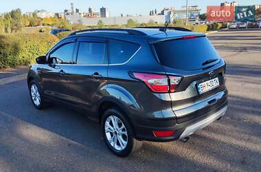 Внедорожник / Кроссовер Ford Escape 2017 в 
