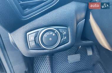 Внедорожник / Кроссовер Ford Escape 2017 в 