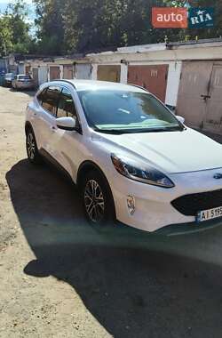 Внедорожник / Кроссовер Ford Escape 2020 в 
