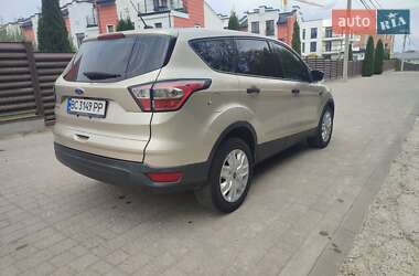 Внедорожник / Кроссовер Ford Escape 2017 в 