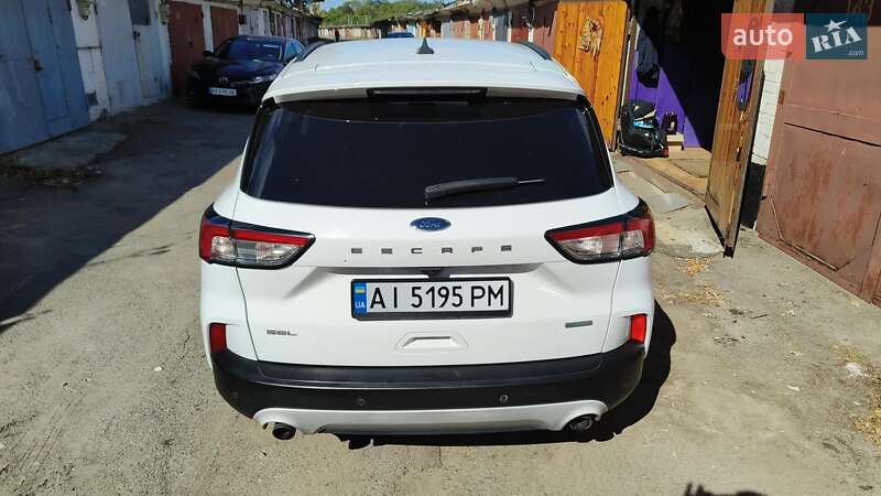 Позашляховик / Кросовер Ford Escape 2020 в Києві