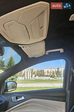 Внедорожник / Кроссовер Ford Escape 2014 в 