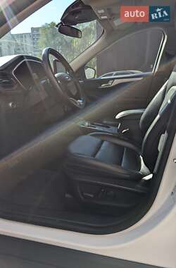 Внедорожник / Кроссовер Ford Escape 2019 в 