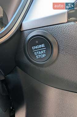 Внедорожник / Кроссовер Ford Escape 2019 в 