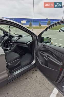 Внедорожник / Кроссовер Ford Escape 2014 в 