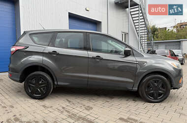 Внедорожник / Кроссовер Ford Escape 2017 в 