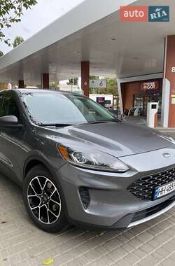 Внедорожник / Кроссовер Ford Escape 2021 в 