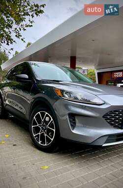 Внедорожник / Кроссовер Ford Escape 2021 в 