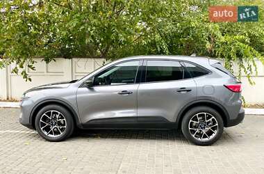 Внедорожник / Кроссовер Ford Escape 2021 в 