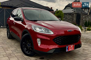 Внедорожник / Кроссовер Ford Escape 2020 в 