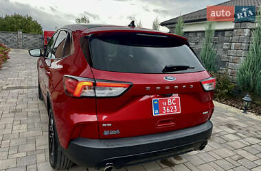 Внедорожник / Кроссовер Ford Escape 2020 в 