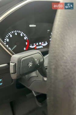 Внедорожник / Кроссовер Ford Escape 2020 в 