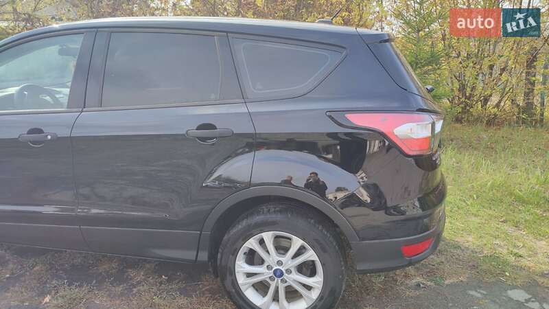 Внедорожник / Кроссовер Ford Escape 2017 в Чернигове